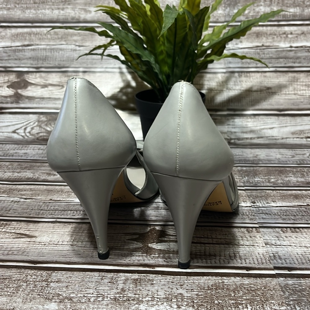 Calico Women's Gray Heels with Bow Detail and side cut out. Size 7.5 - Picture 6 of 11